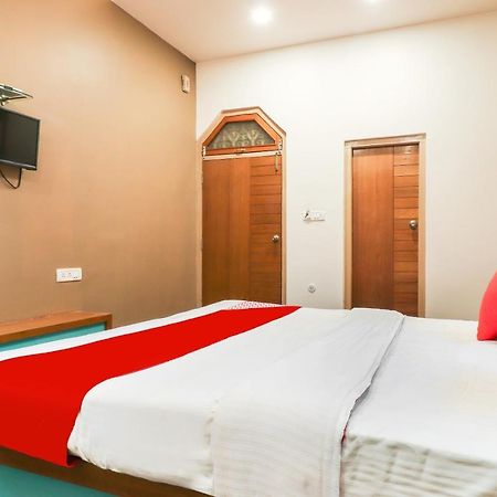 Oyo 26781 Hotel Raghupati Ayodhya Екстер'єр фото