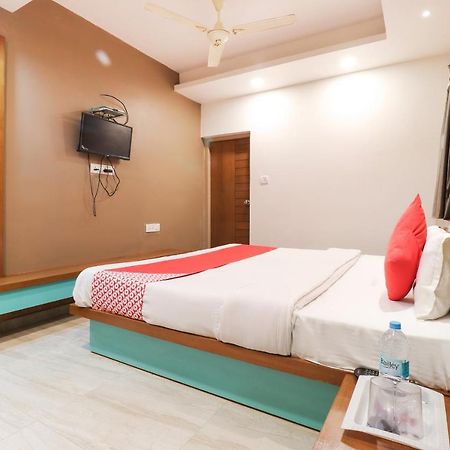 Oyo 26781 Hotel Raghupati Ayodhya Екстер'єр фото