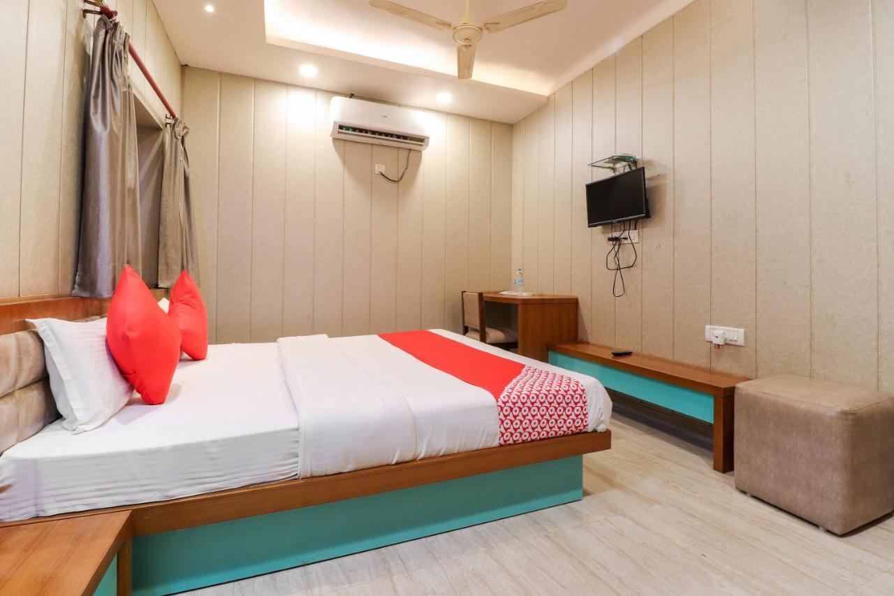 Oyo 26781 Hotel Raghupati Ayodhya Екстер'єр фото