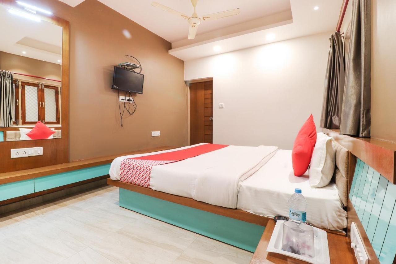 Oyo 26781 Hotel Raghupati Ayodhya Екстер'єр фото