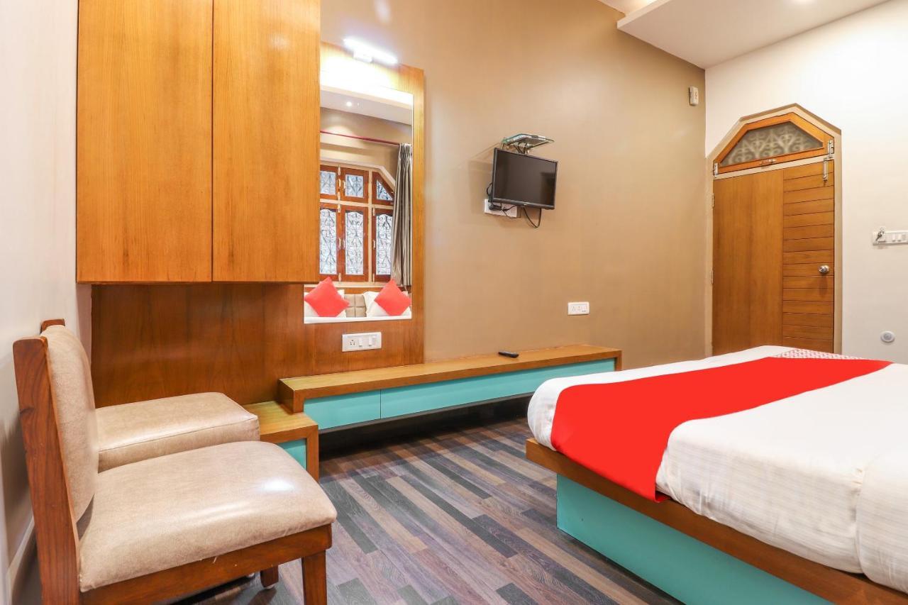 Oyo 26781 Hotel Raghupati Ayodhya Екстер'єр фото
