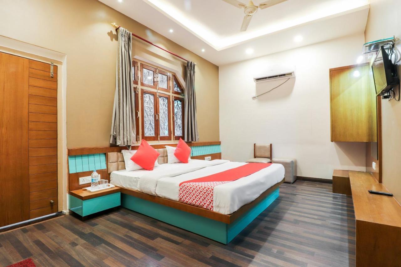 Oyo 26781 Hotel Raghupati Ayodhya Екстер'єр фото
